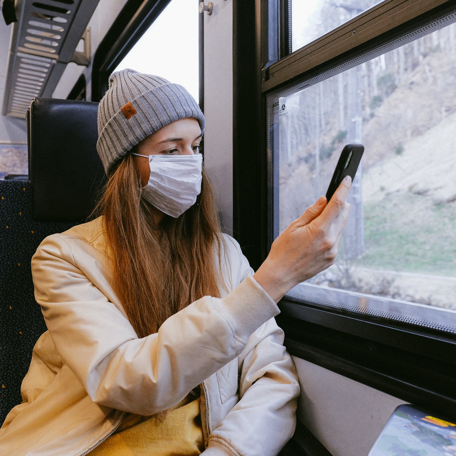 Monet infektiolääkärit suosittelevat maskien käyttöä